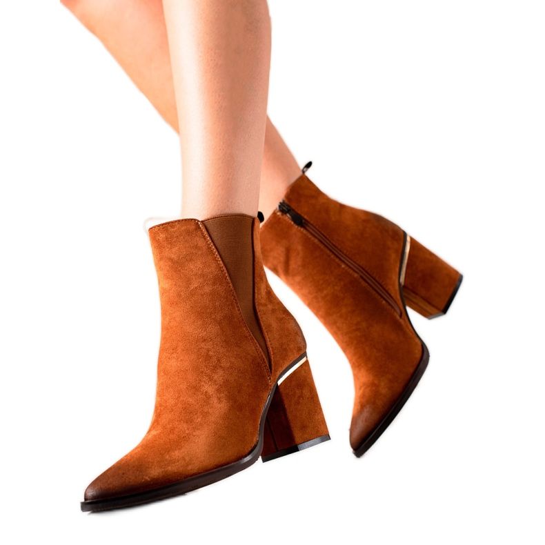 W. Potocki Botas em um amplo poste de Potocki castanho
