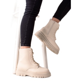 TRENDI Caçadores Bege Clássicos na Plataforma