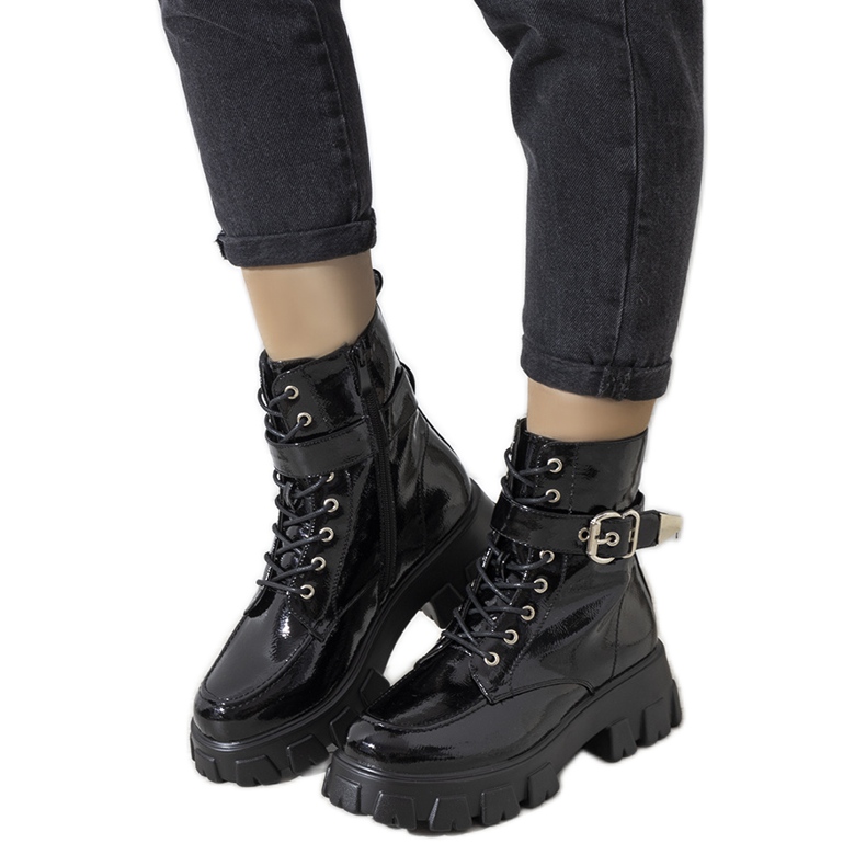 Botas lacadas pretas com isolamento de Hampton preto