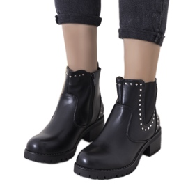 Botas isoladas Black Clower com tachas preto