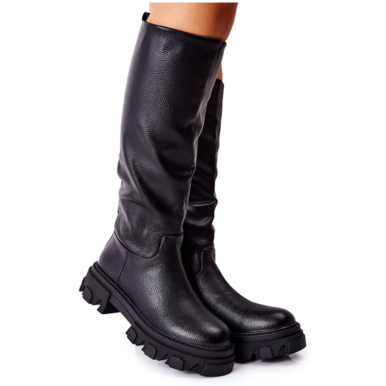 Botas altas femininas pretas pouco preto