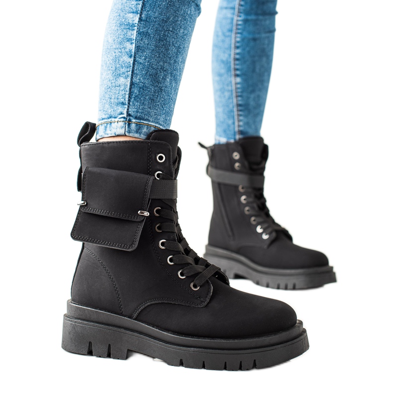 TRENDI Botas trappet com atacadores e bolso preto