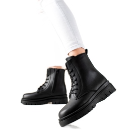 TRENDI Armadilhas pretas clássicas na plataforma preto