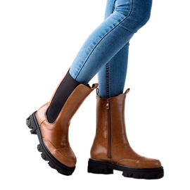 Small Swan Botas altas na plataforma marrom