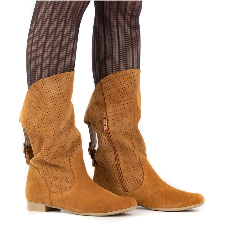 Olivier A céu aberto, Elena botas vermelhas laranja