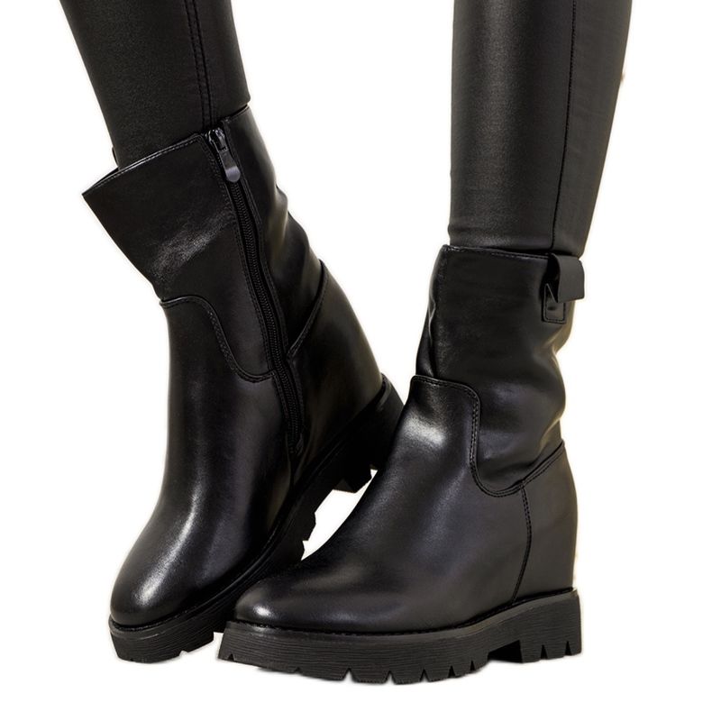 Botas femininas negras no salto em cunha New Goldies preto