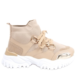 Petra Khaki com meia de cano alto e tênis bege Petra Khaki com meia de cano alto e tênis bege
