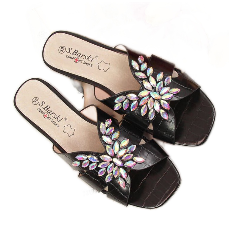 Chinelos pretos com pedras S. Bararski W OLI104