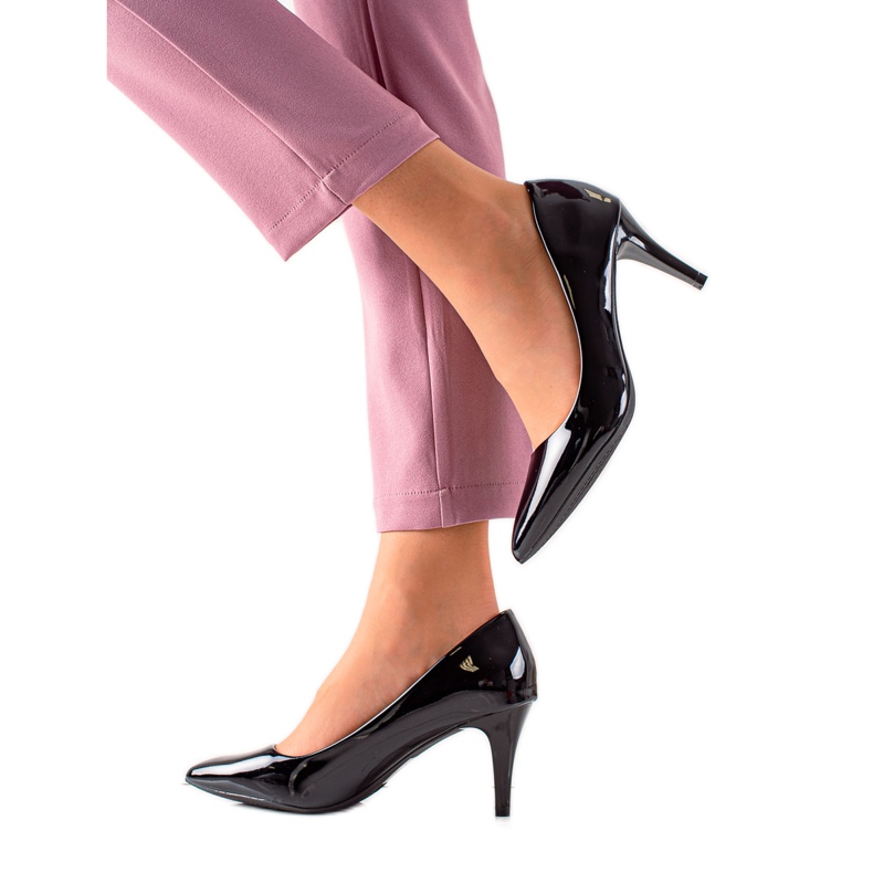 Clowse Saltos Elegantes Lacados preto