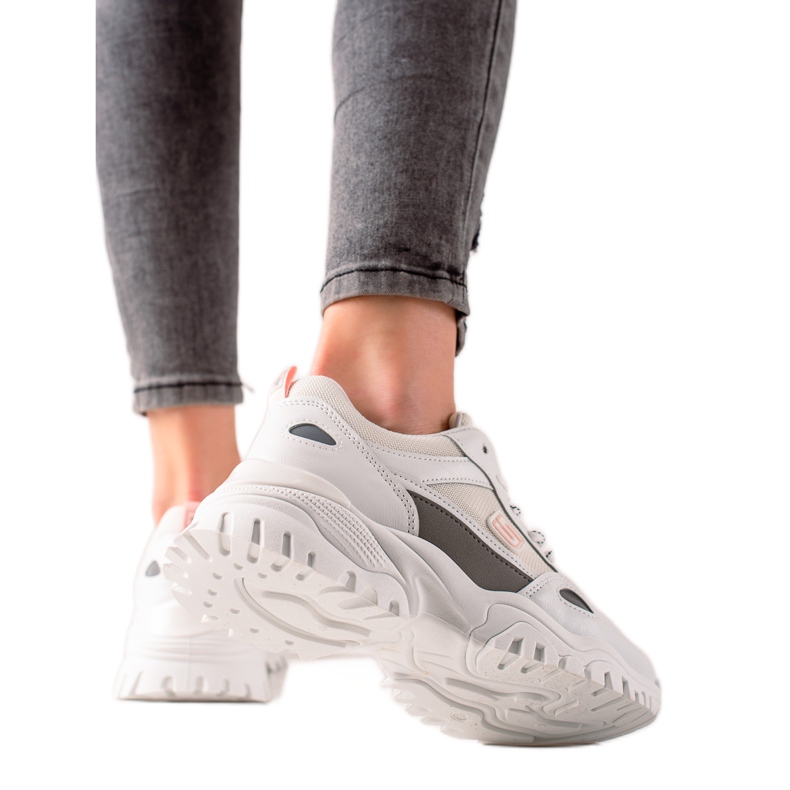 Evento Tênis branco da moda cinza