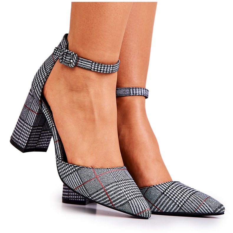 PS1 Bombas em um poste xadrez preto e branco Harye PS1 Bombas em um poste xadrez preto e branco Harye