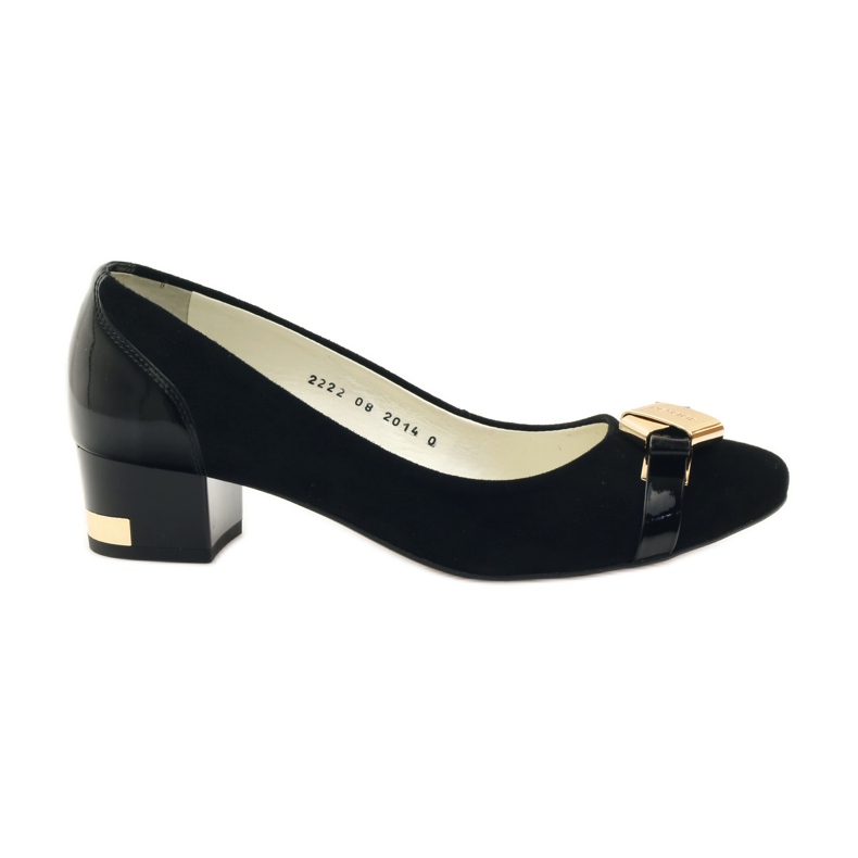 Sapatos pretos com decoração Neścior dourada amarelo