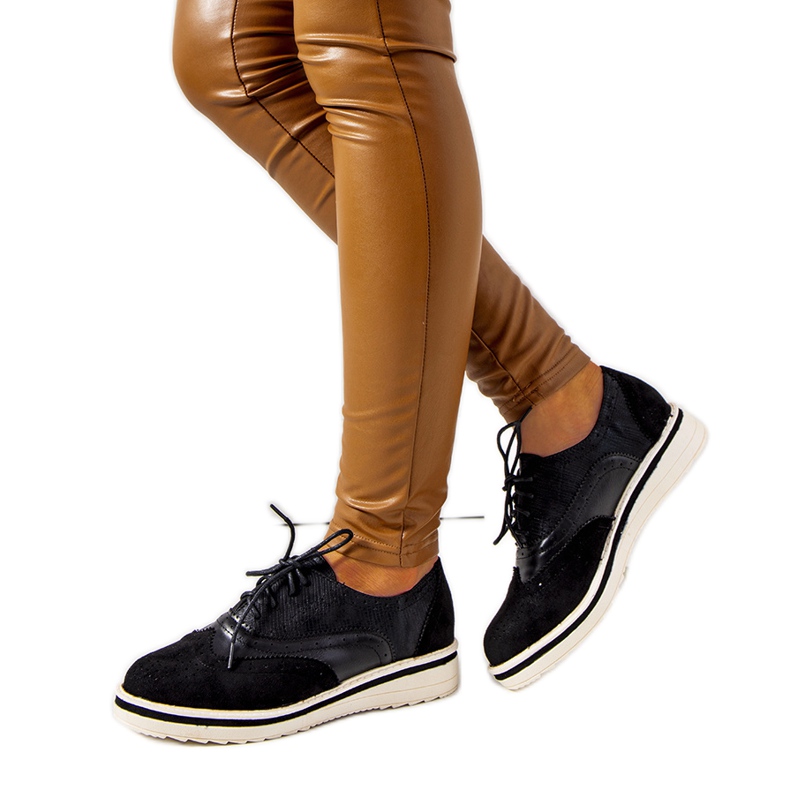 Sapato Oxford preto de mulher, Beco.