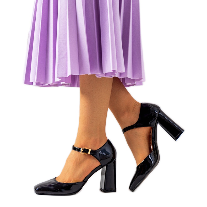 Bombas pretas no post Clement preto