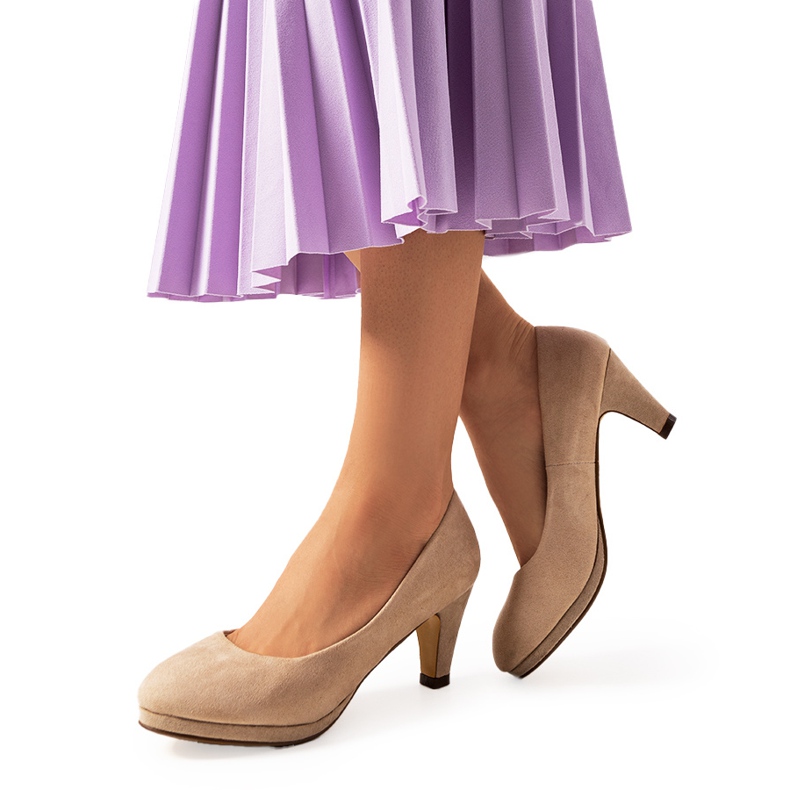 Sapatos femininos bege Alves