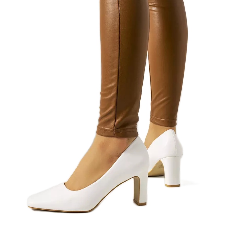 Sapatos Graves de mulher brancos crua