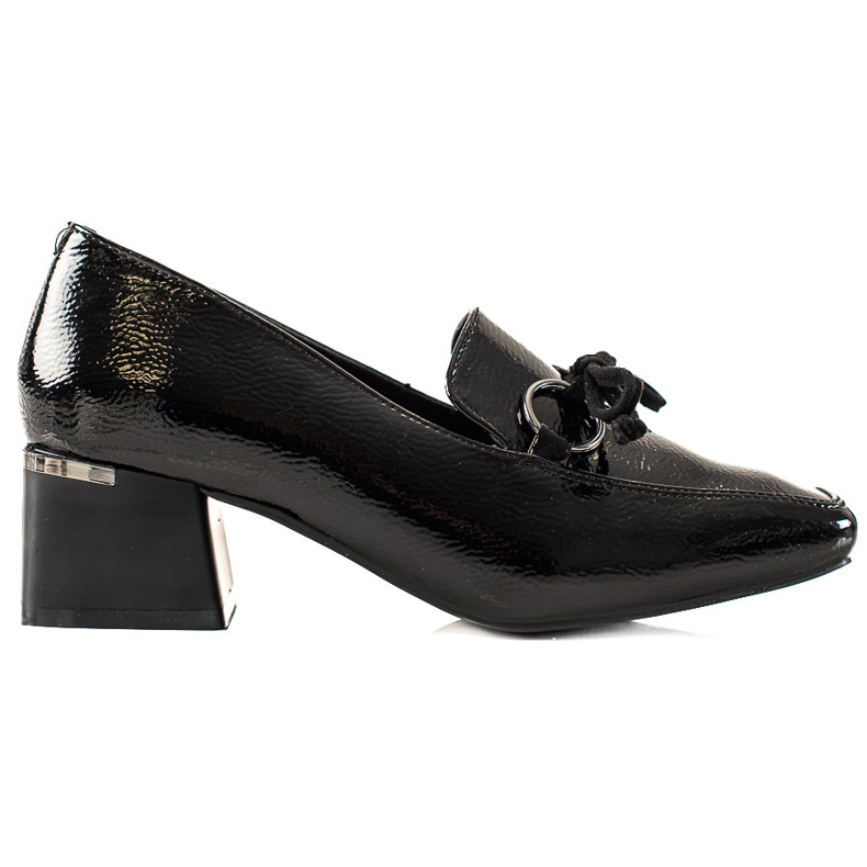 La.Fi Sapatos baixos lacados no poste preto