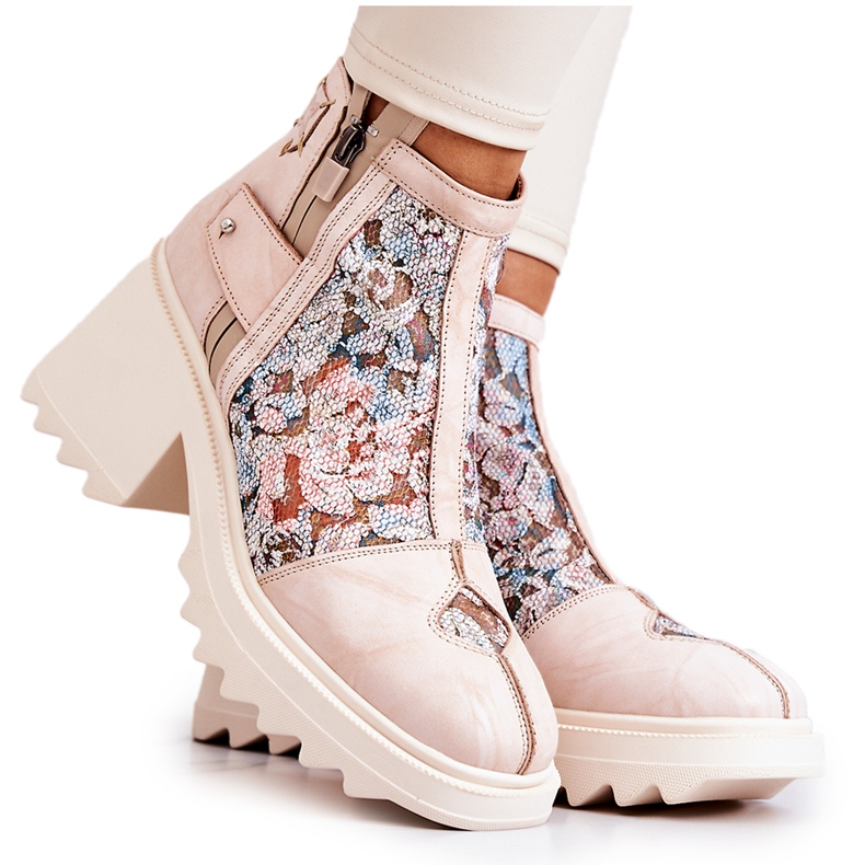 Botas de couro em um poste maciço Maciejka Bege 05325-04