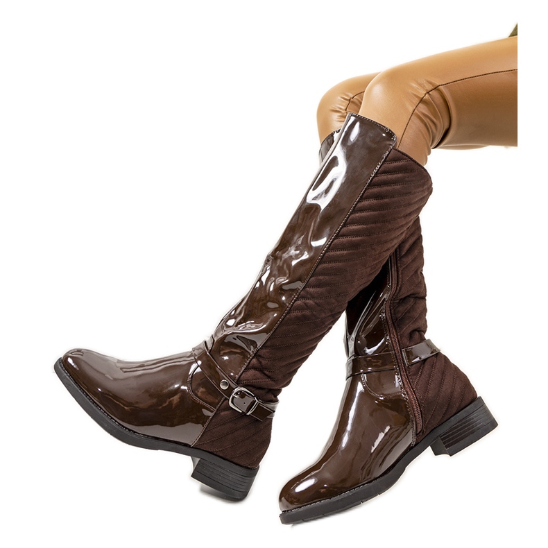 Bota Timotea de couro envernizado marrom castanho