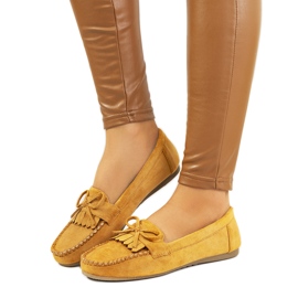 Mocassins marrons da Medrano amarelo