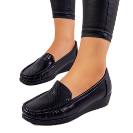 Mocassins pretos no salto de cunha Dalal