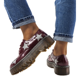 Sapatos marrons com estrelas Starl vermelho multicolorido
