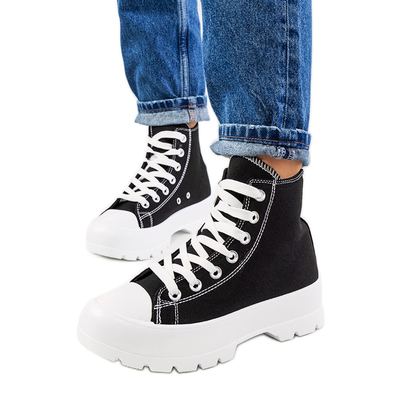 Tênis preto em uma sola alta Berrios