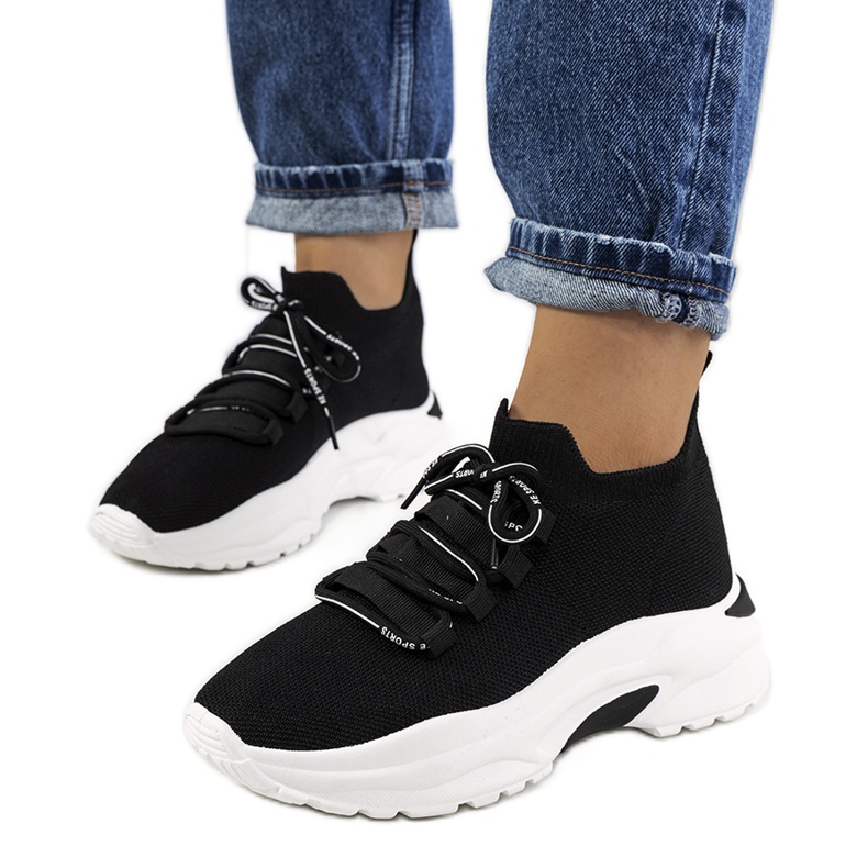 Tênis Barraza de mulher negra preto