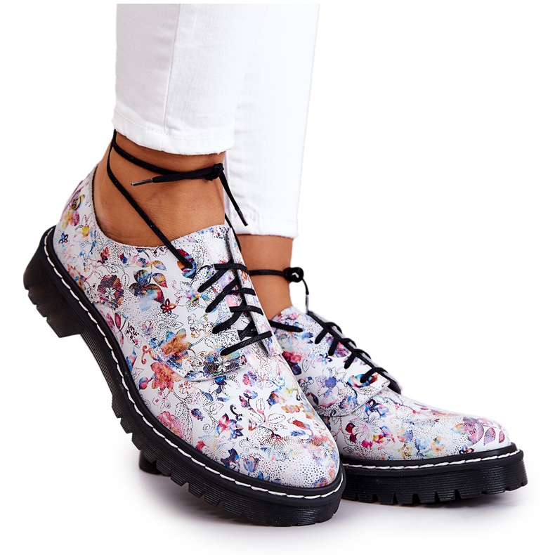 Sapatos femininos Oxfords Maciejka 4087A-38 de couro branco com flores multicolorido