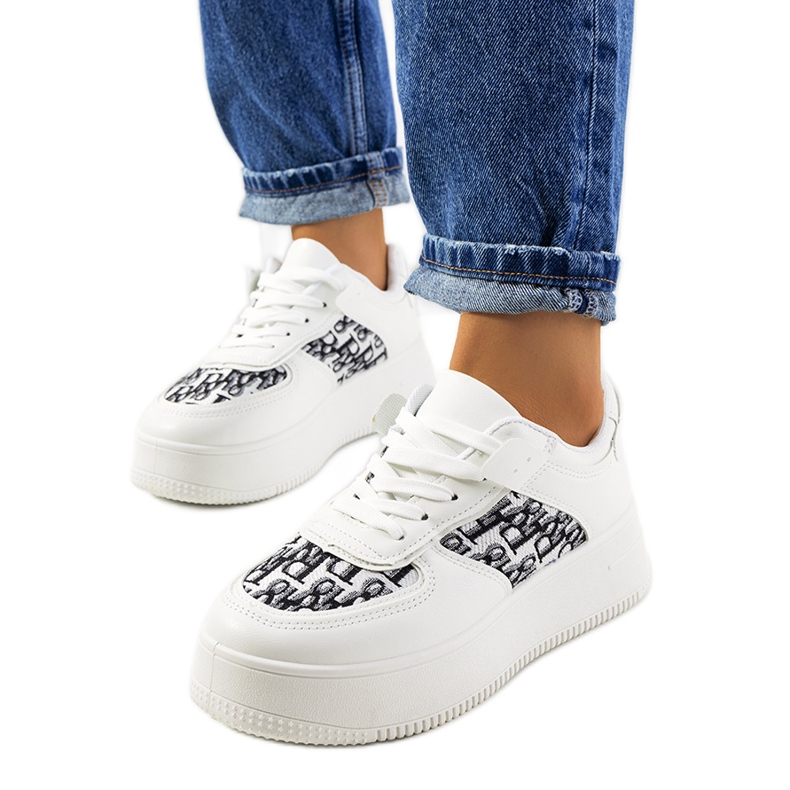 Tênis branco na plataforma Worden