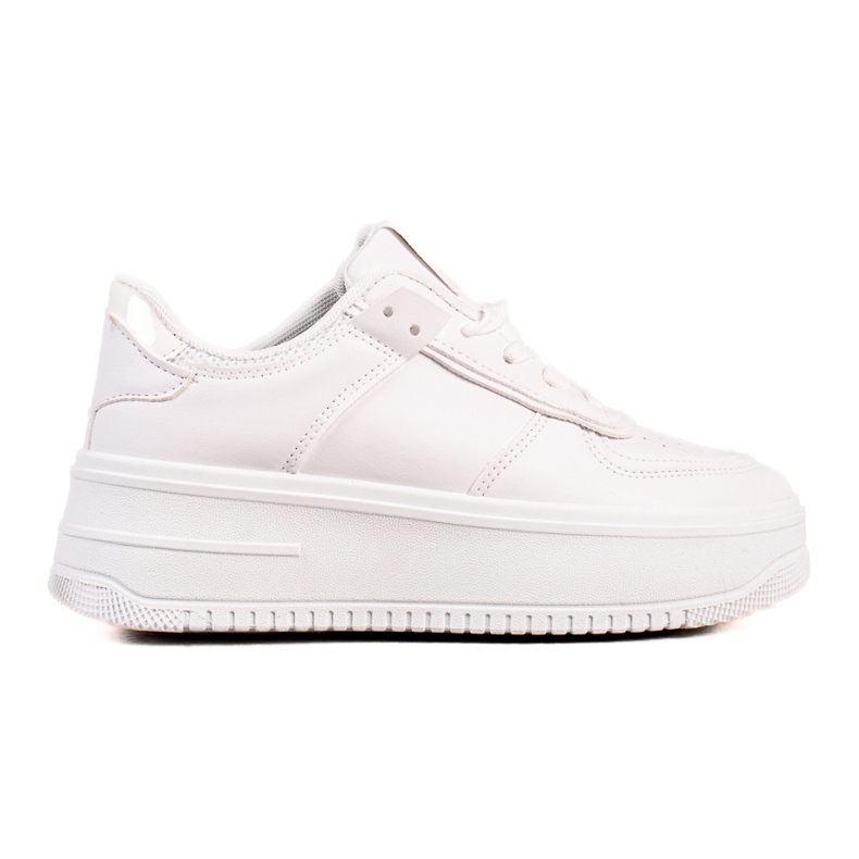 TRENDI Tênis da moda em uma ampla plataforma branco