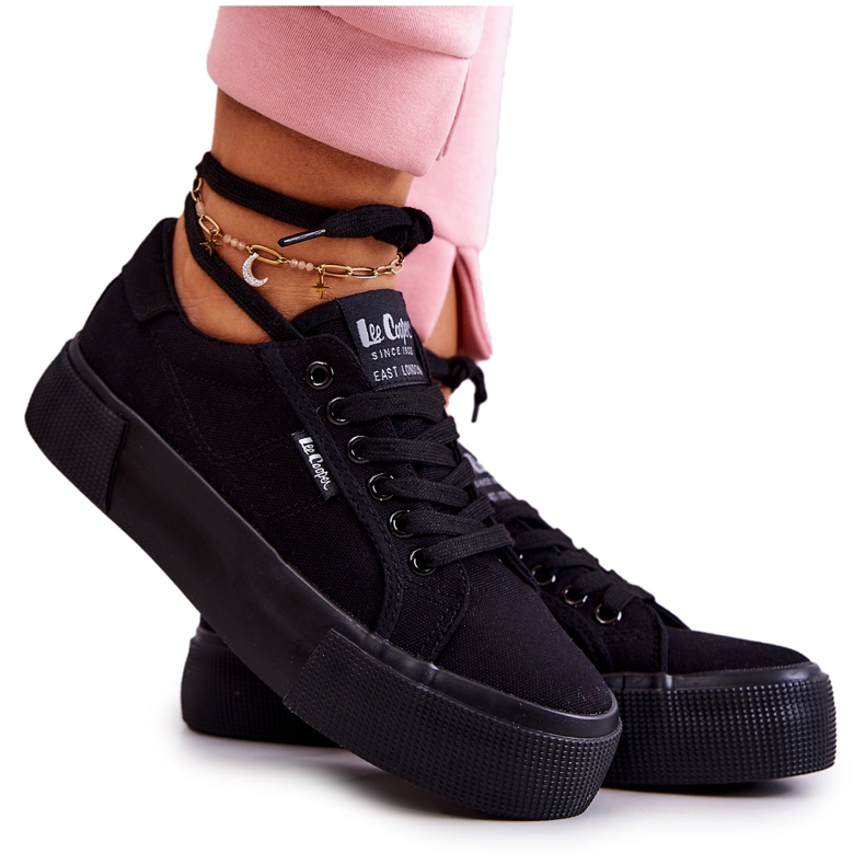 Tênis preto Lee Cooper LCW-22-31-0885L