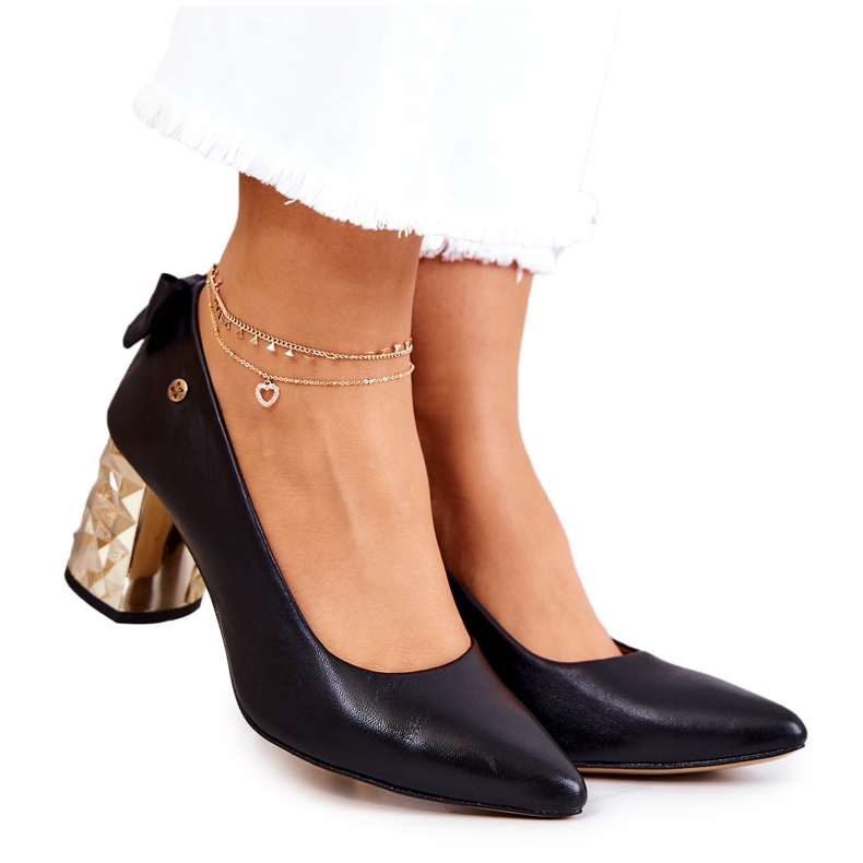 Bombas de couro em uma barra Maciejka 05334-01 preto