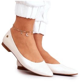 Bailarinas femininas de couro Maciejka 04100-26 Bege claro