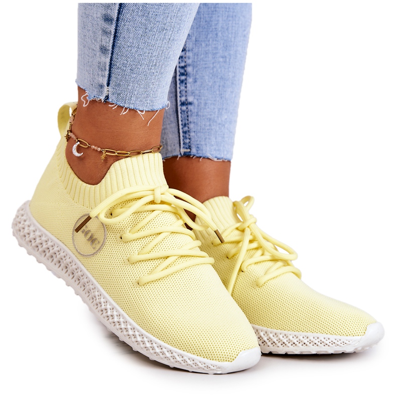 Tênis esportivo feminino GOE JJ2N4150 Amarelo