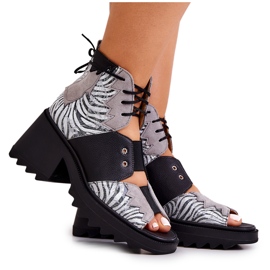 Bota de couro preto e cinza Maciejka 05321-03 prata