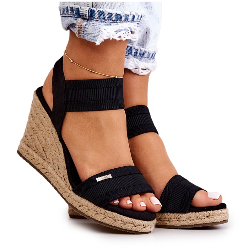 Sandálias femininas em cunha Big Star JJ274976 preta preto