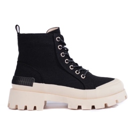 Caçadores na plataforma de S. Barski preto Caçadores na plataforma de S. Barski preto