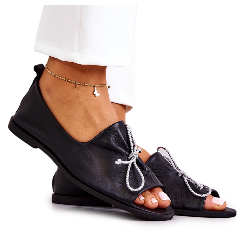 Bailarinas Femininas de Couro Nicole 2660/001 Preto