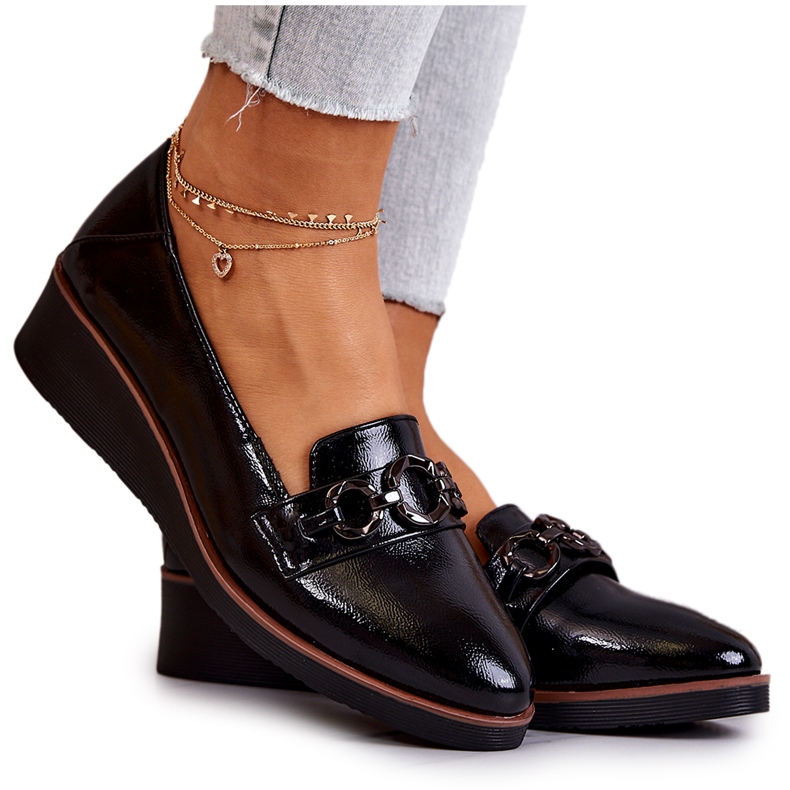 Vinceza Sapatos de cunha de couro envernizado preto Melodies