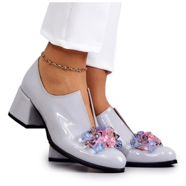 PA2 Sapatos lisos de couro lacado com decoração cinza Delaver