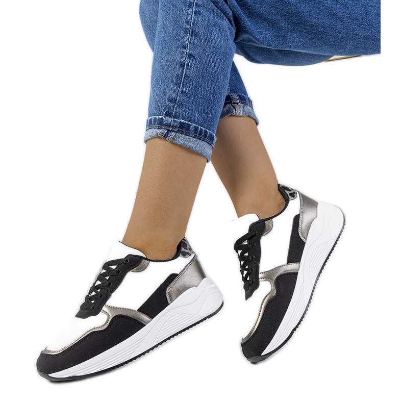 Tênis preto Mazzanta branco