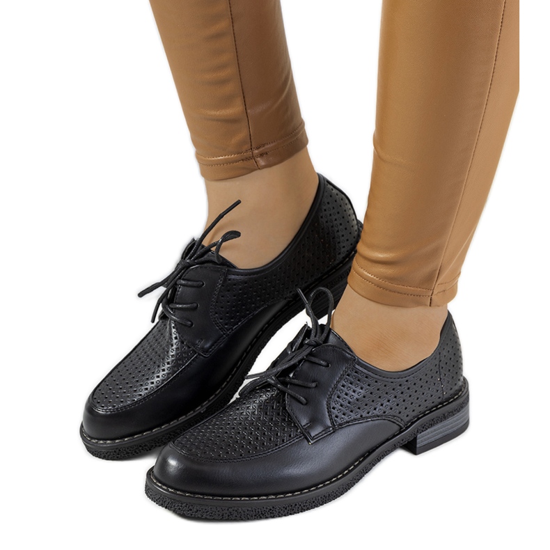 Sapato oxford vazado preto Edda