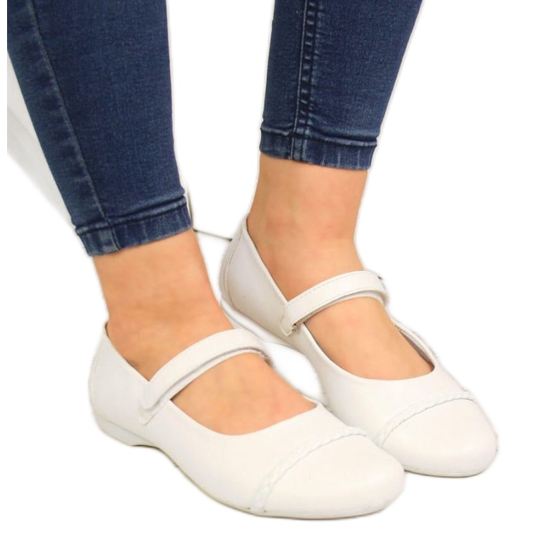 Bailarinas de velcro para Comunhão Kornecki Jr KOR6271 branco