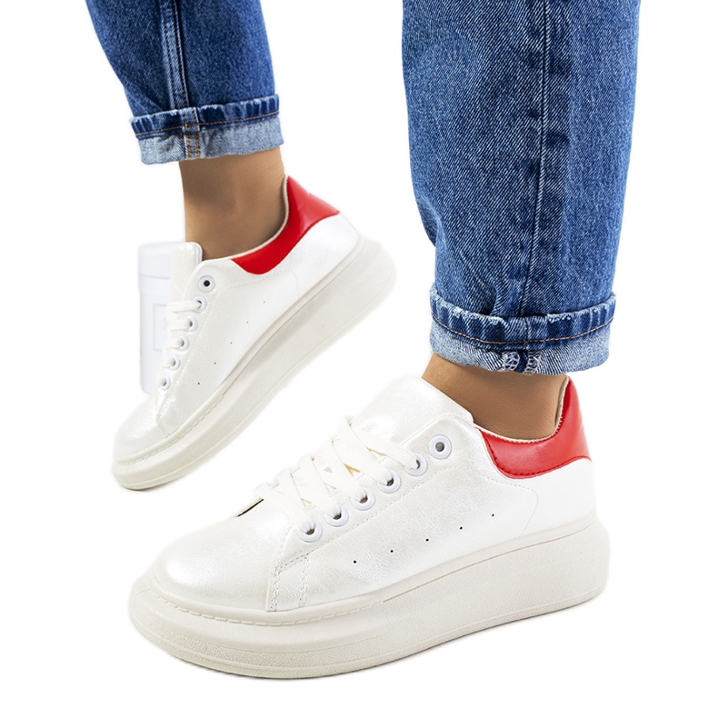 Tênis feminino branco perolado Neera vermelho