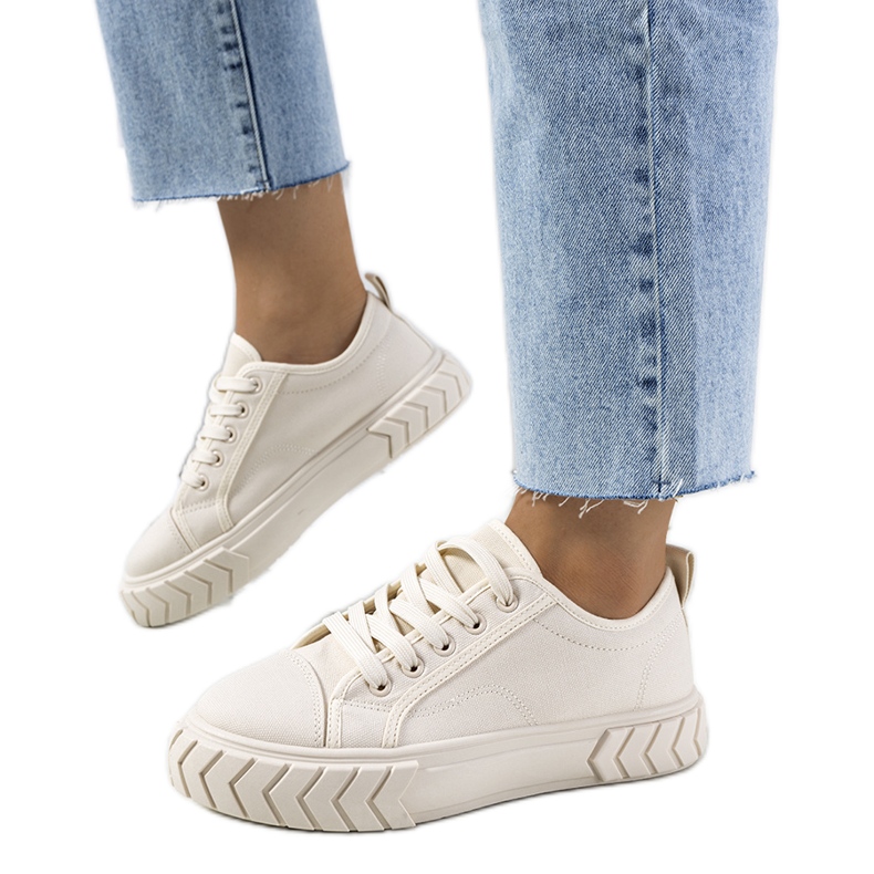 Tênis bege na plataforma Clarence