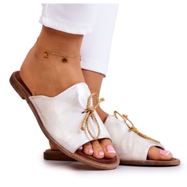 Chinelos femininos de couro Nicole 2659/004 branco e dourado