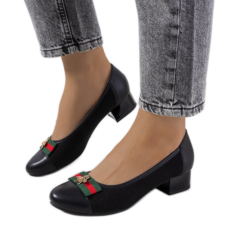 Bombas Seema pretas a céu aberto preto