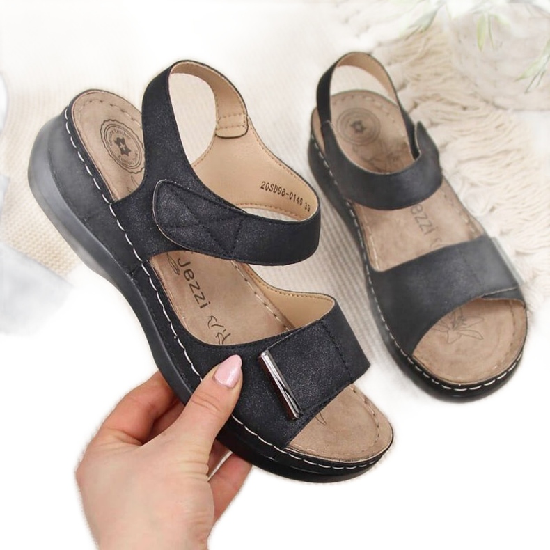 Sandália de cunha preta eVento W EVE223D preto