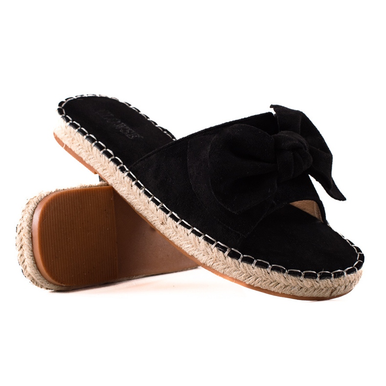 TRENDI Kalpki preto com um arco TRENDI Kalpki preto com um arco